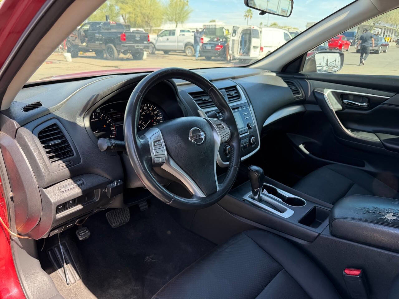 Used 2016 Nissan Altima 2.5 SR w/ LED Appearance Package image 19