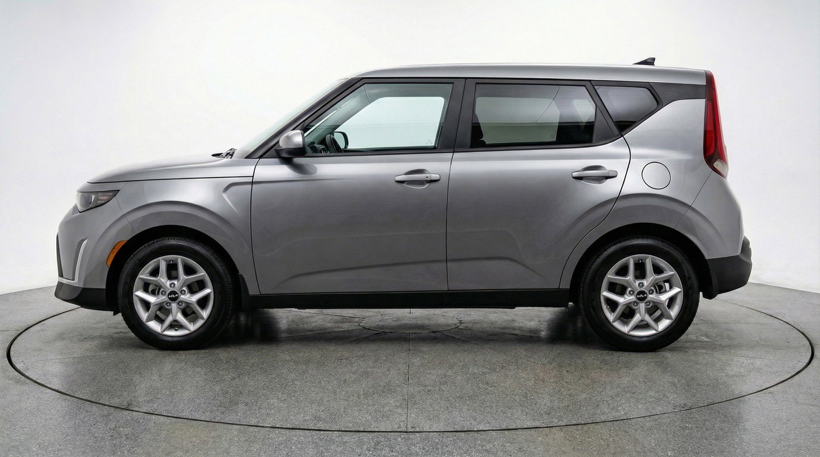 Used 2025 Kia Soul LX w/ LX Technology Package image 5