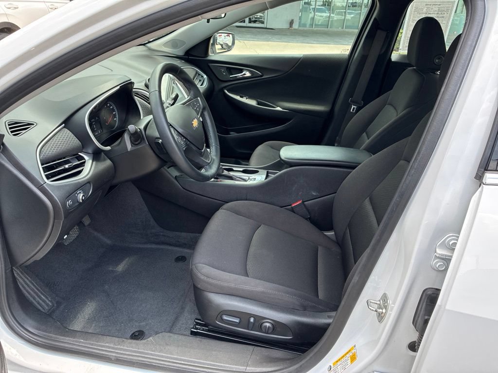 Used 2024 Chevrolet Malibu RS FWD image 18