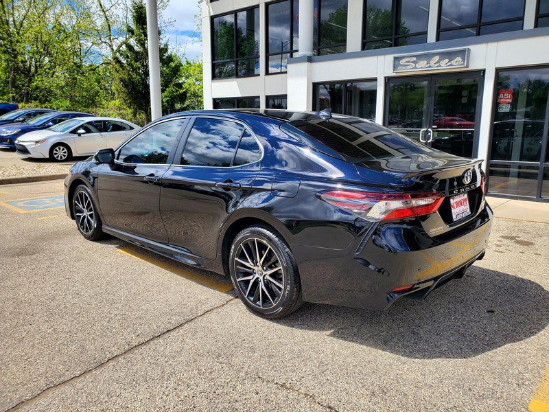 Used 2024 Toyota Camry SE FWD image 7