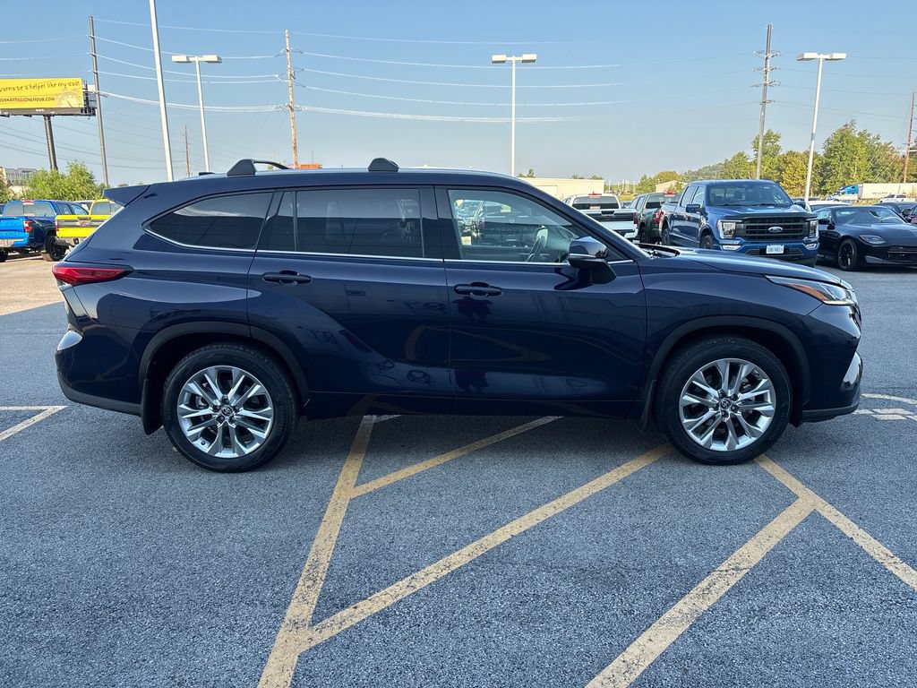 Used 2022 Toyota Highlander Limited AWD/4WD image 6