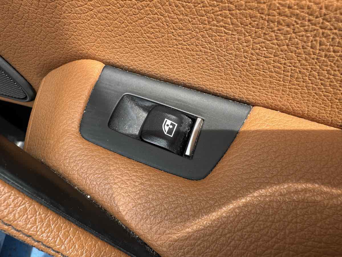 Used 2019 BMW 530i xDrive w/ Luxury Package AWD/4WD image 43