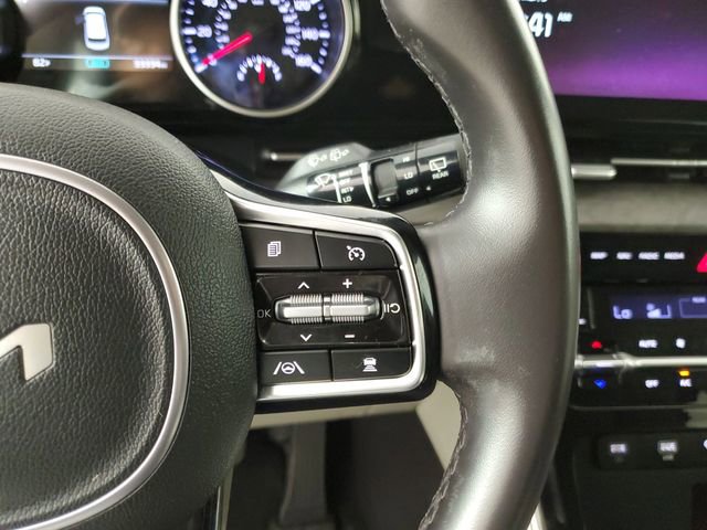 Used 2024 Kia Carnival EX image 27