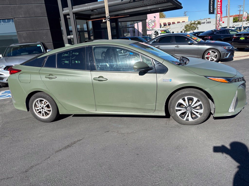 Used 2018 Toyota Prius Prime Premium FWD image 3