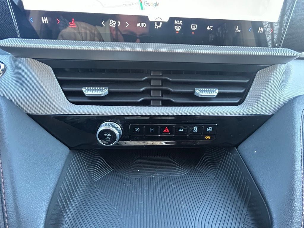 Used 2025 Ford Explorer Active image 18