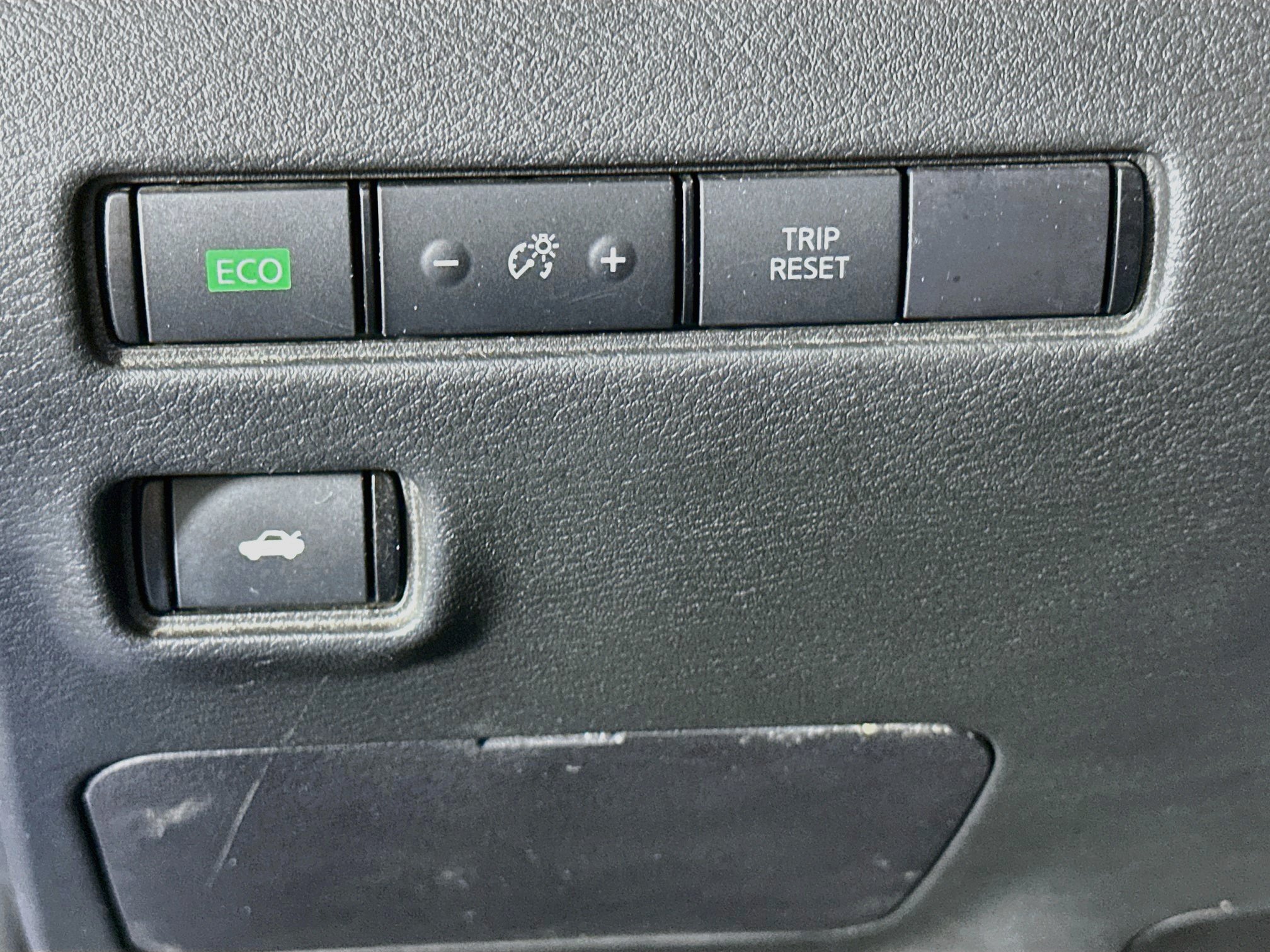 Used 2024 Nissan Sentra SV FWD image 16