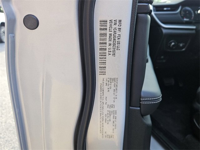 New 2025 Jeep Grand Cherokee Laredo X image 7