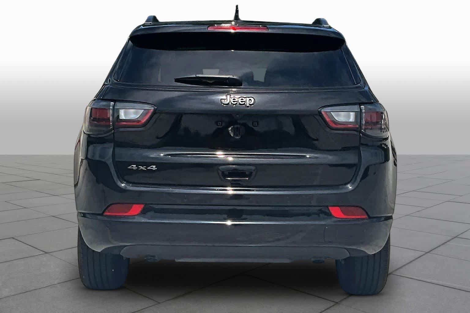 Used 2024 Jeep Compass Limited w/ High Altitude Package AWD/4WD image 8