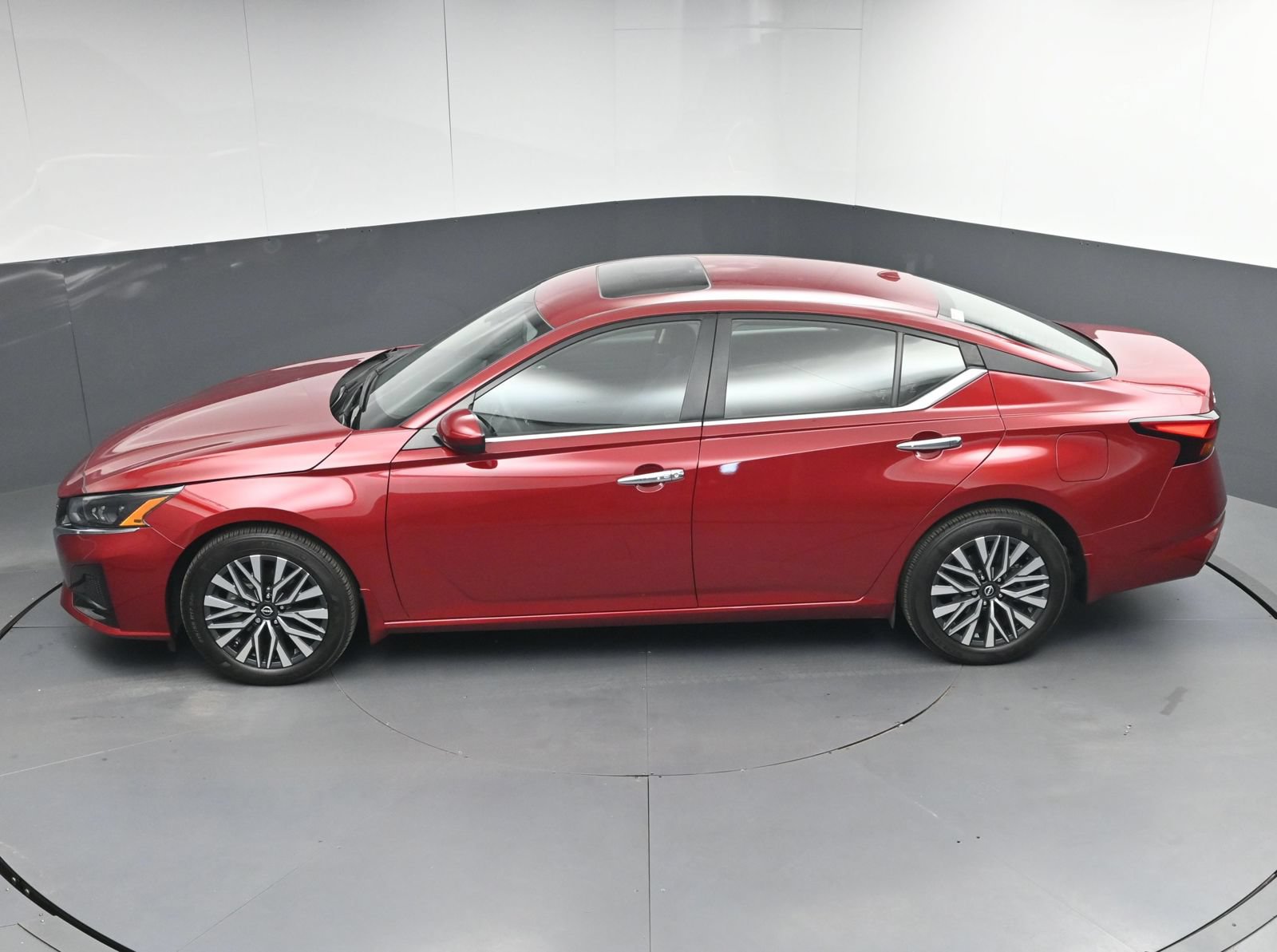 Used 2024 Nissan Altima 2.5 SV w/ SV Premium Package FWD image 37