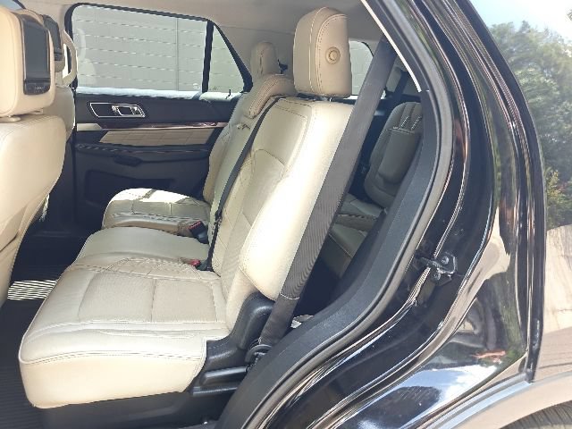 Used 2016 Ford Explorer Platinum AWD/4WD image 9
