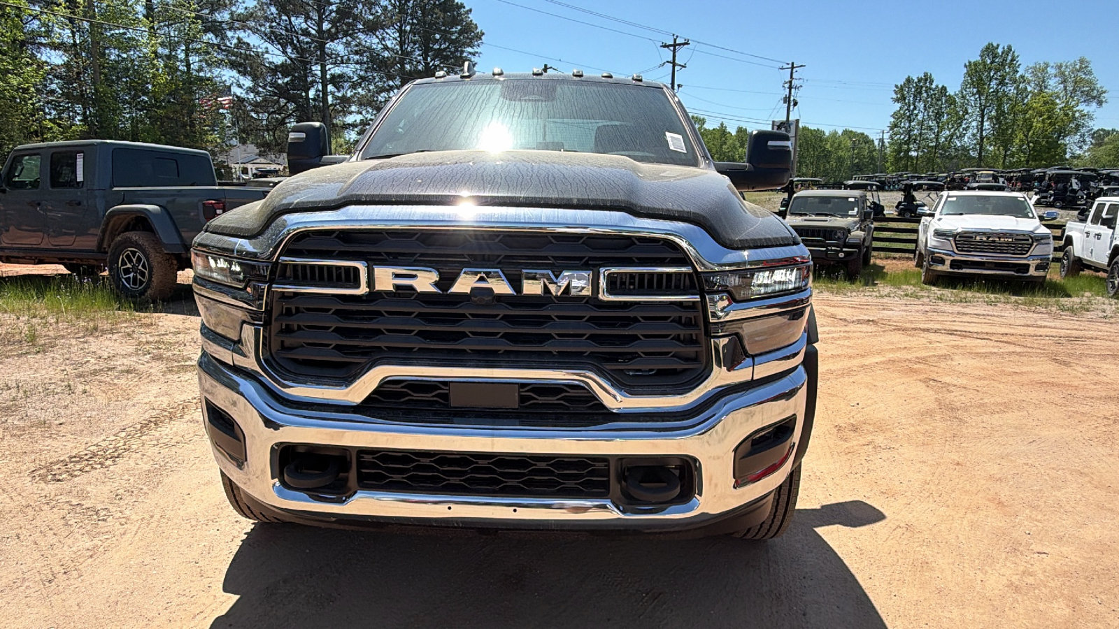 New 2026 RAM 5500 Tradesman w/ Chrome Appearance Group AWD/4WD image 3