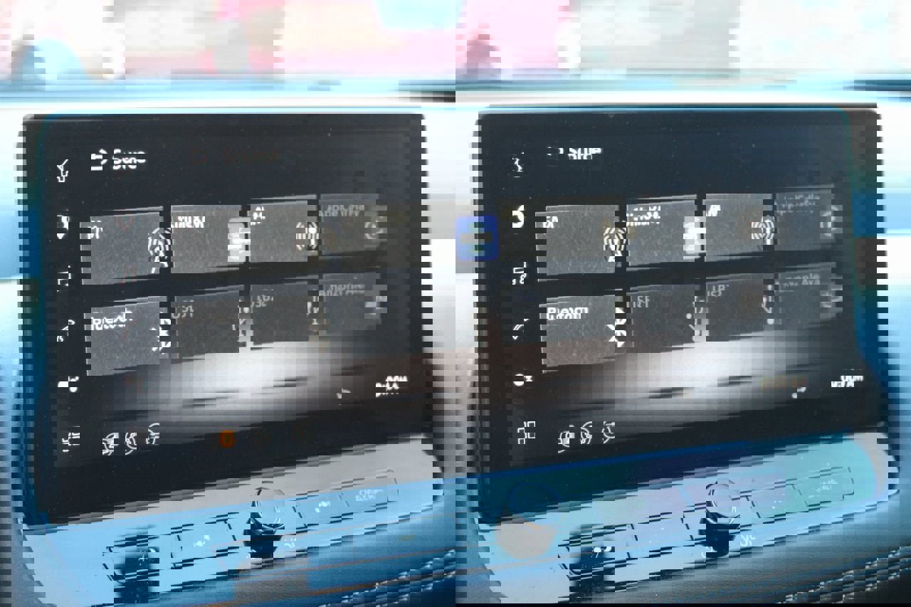 Used 2024 Nissan Rogue Platinum image 9