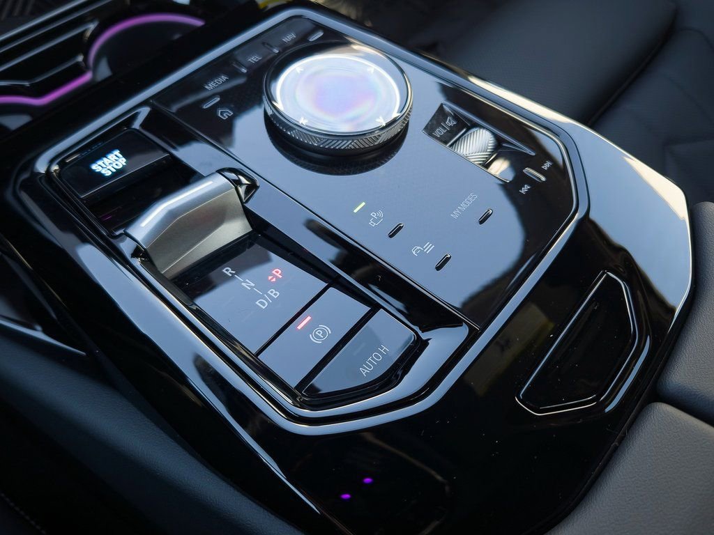 New 2026 BMW i5 eDrive40 w/ M Sport Package image 9