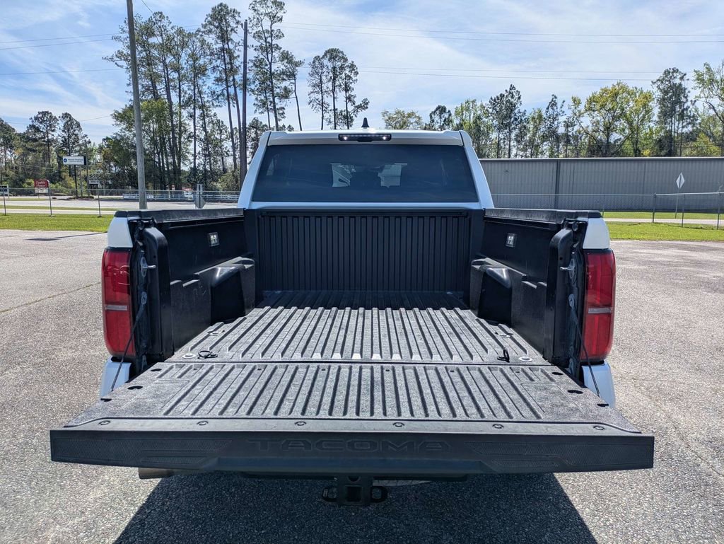Used 2025 Toyota Tacoma TRD Off-Road image 13