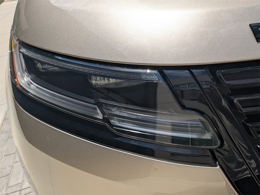 New 2026 Land Rover Range Rover Velar Dynamic SE image 9