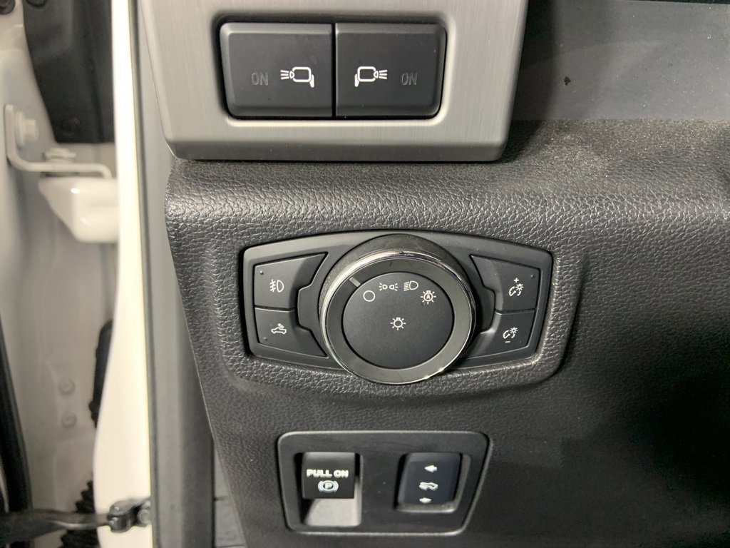 Used 2018 Ford F150 Platinum w/ Equipment Group 701A Luxury image 29