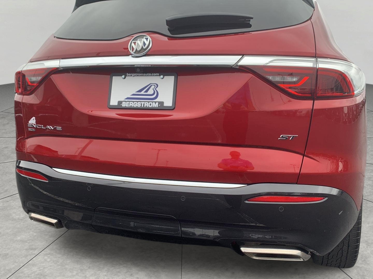Used 2023 Buick Enclave Essence w/ Sport Touring Edition AWD/4WD image 30