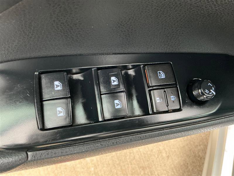 Used 2018 Toyota Camry SE FWD image 26