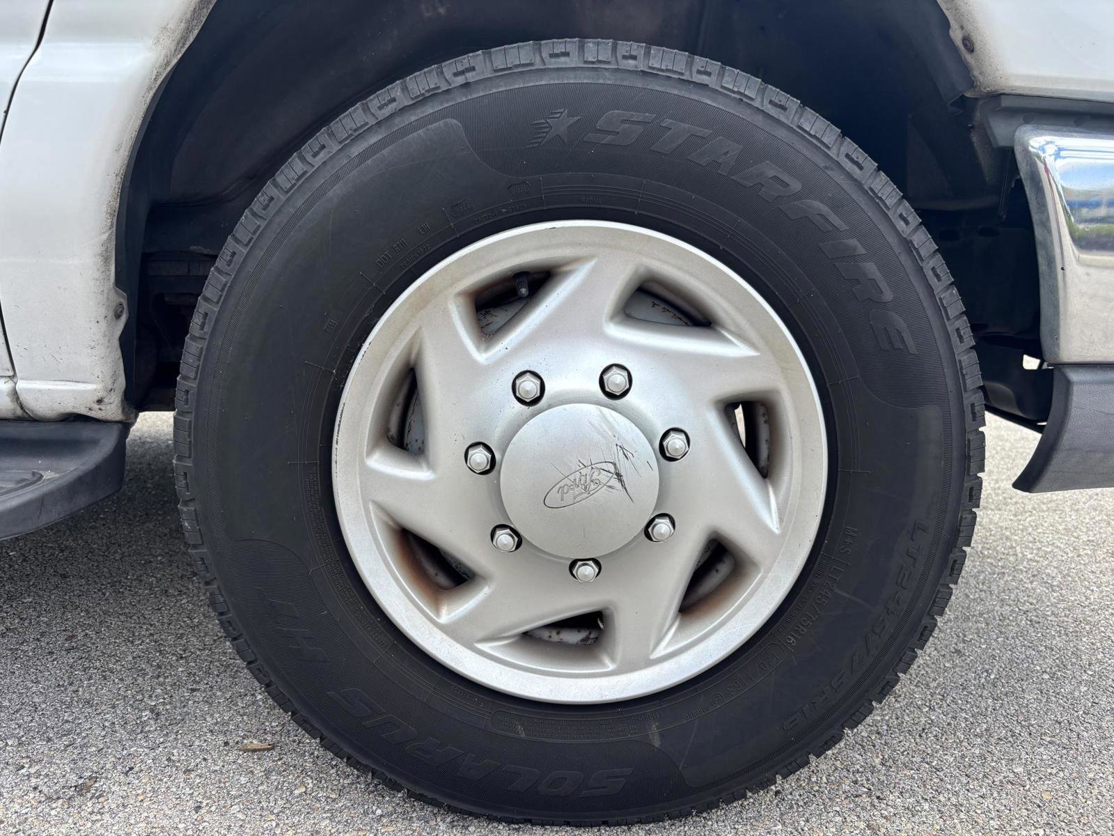 Used 2010 Ford E-350 and Econoline 350 XL image 39