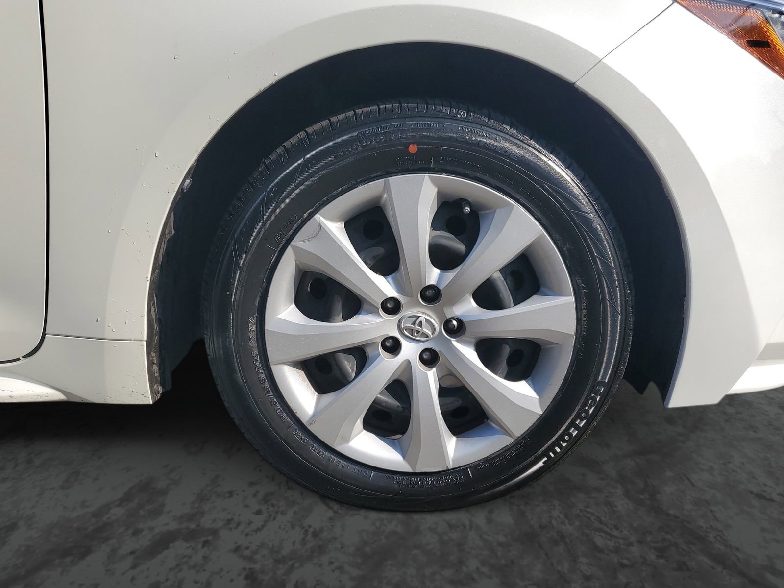 Used 2021 Toyota Corolla LE w/ Carpet Mat Package (TMS) image 6