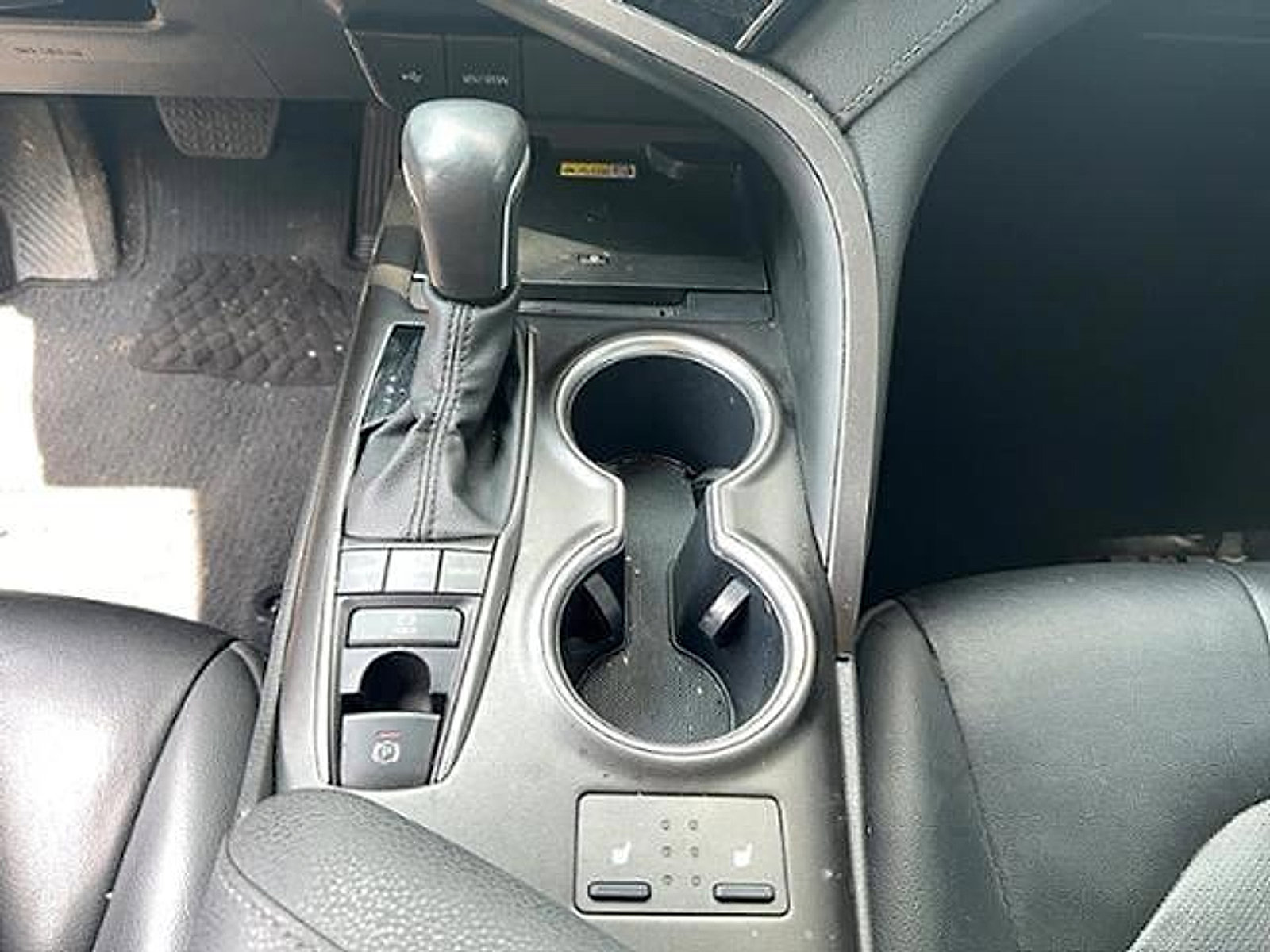 Used 2024 Toyota Camry XLE image 17