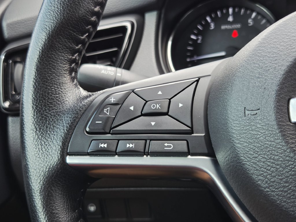 Used 2022 Nissan Rogue Sport SL AWD/4WD image 25