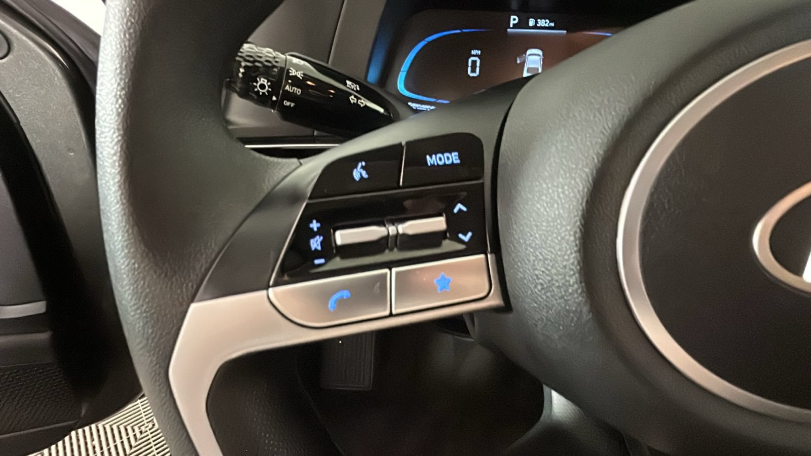 Certified 2024 Hyundai Elantra SE FWD image 19