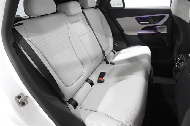 Used 2025 Mercedes-Benz GLC 300 4MATIC image 19