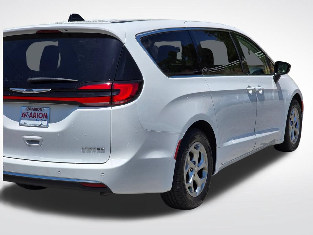 Used 2024 Chrysler Pacifica Limited FWD image 49