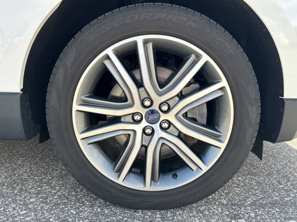 Used 2022 Ford Edge Titanium AWD/4WD image 26