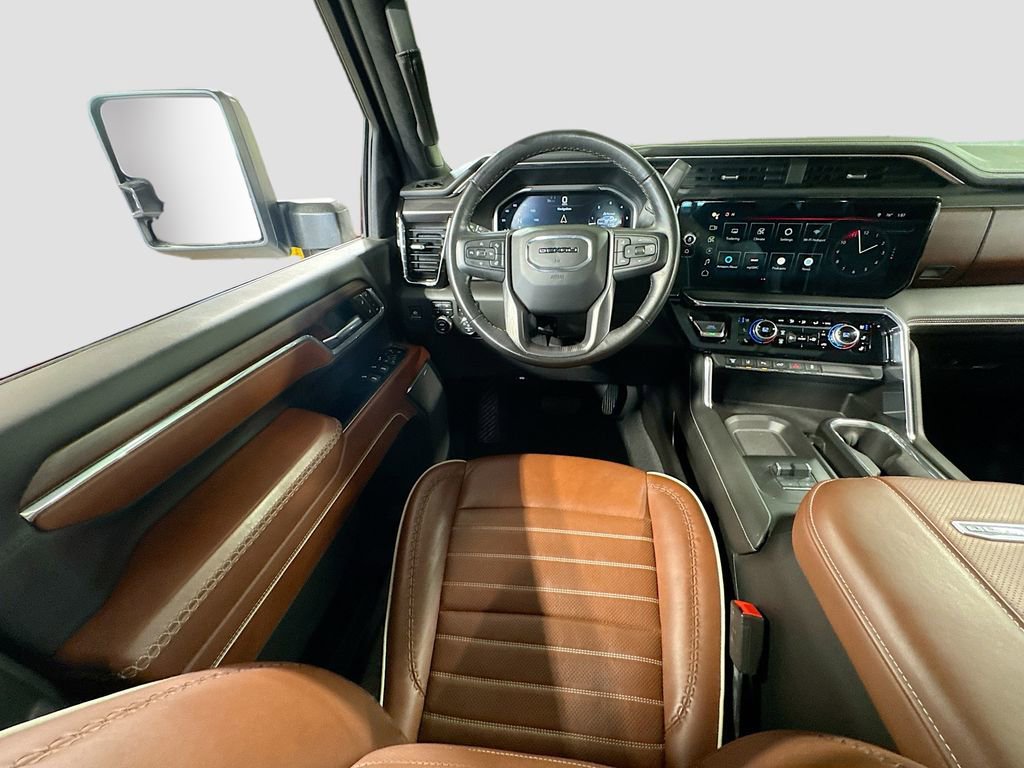 Used 2024 GMC Sierra 3500 Denali Ultimate AWD/4WD image 16