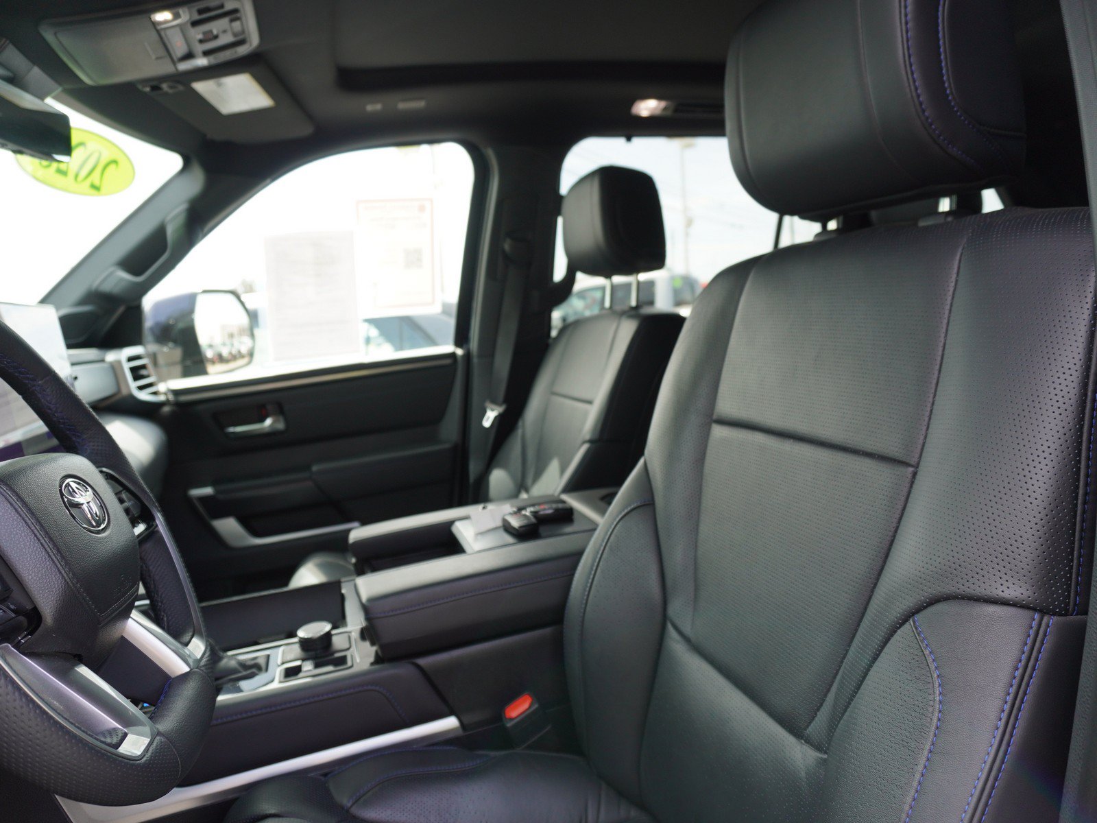 Used 2025 Toyota Sequoia Platinum AWD/4WD image 27