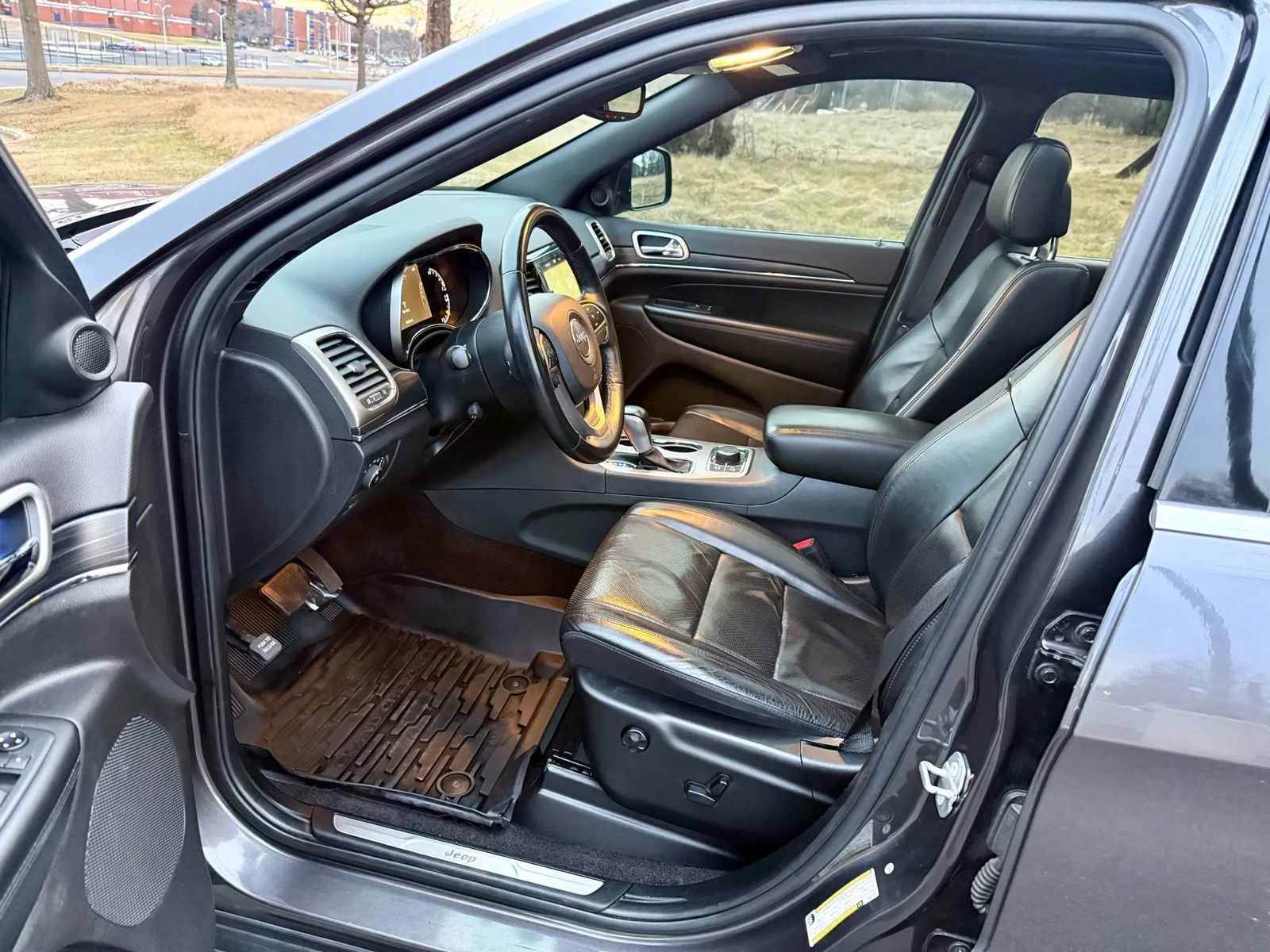 Used 2019 Jeep Grand Cherokee Limited w/ Luxury Group II image 14