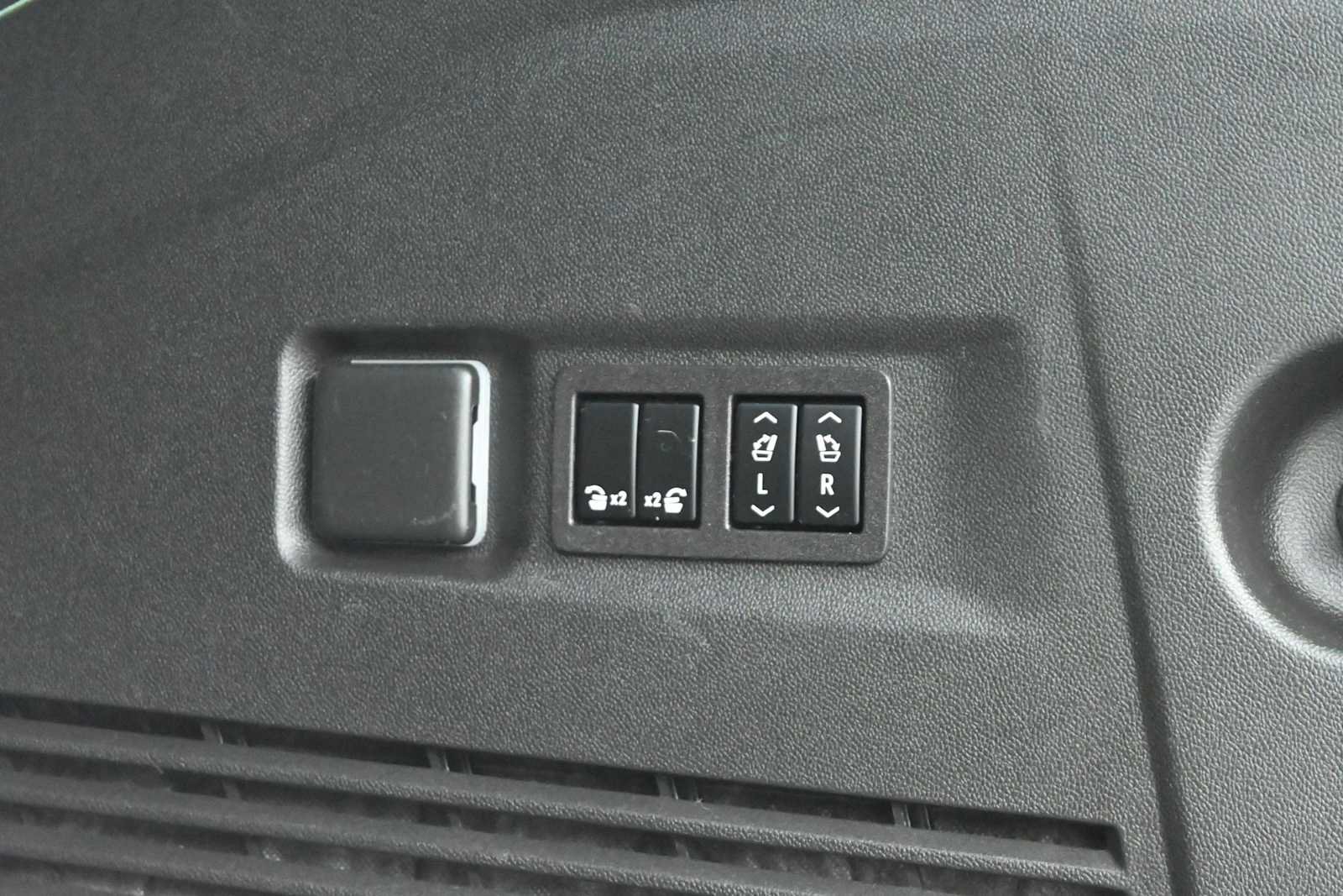 Used 2023 GMC Yukon XL Denali w/ Max Trailering Package AWD/4WD image 15