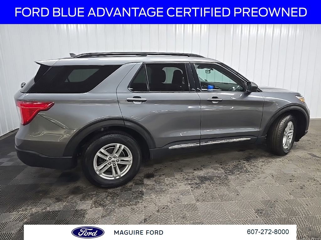 Certified 2022 Ford Explorer XLT w/ Equipment Group 202A image 4
