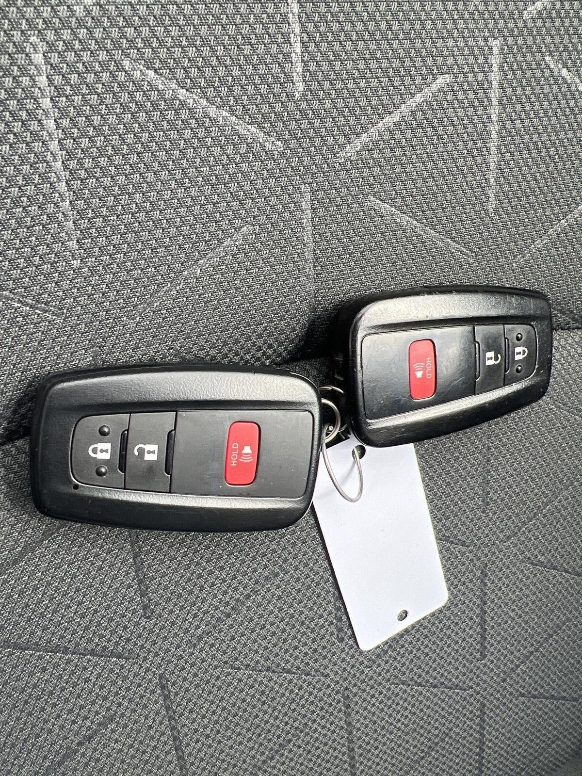 Used 2021 Toyota RAV4 XLE AWD/4WD image 9