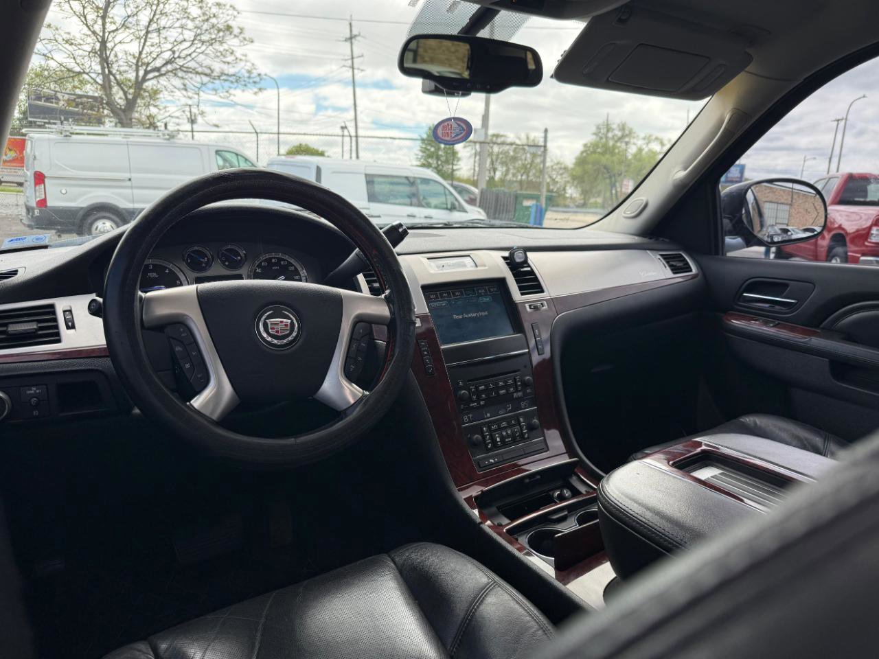 Used 2012 Cadillac Escalade Luxury AWD/4WD image 34