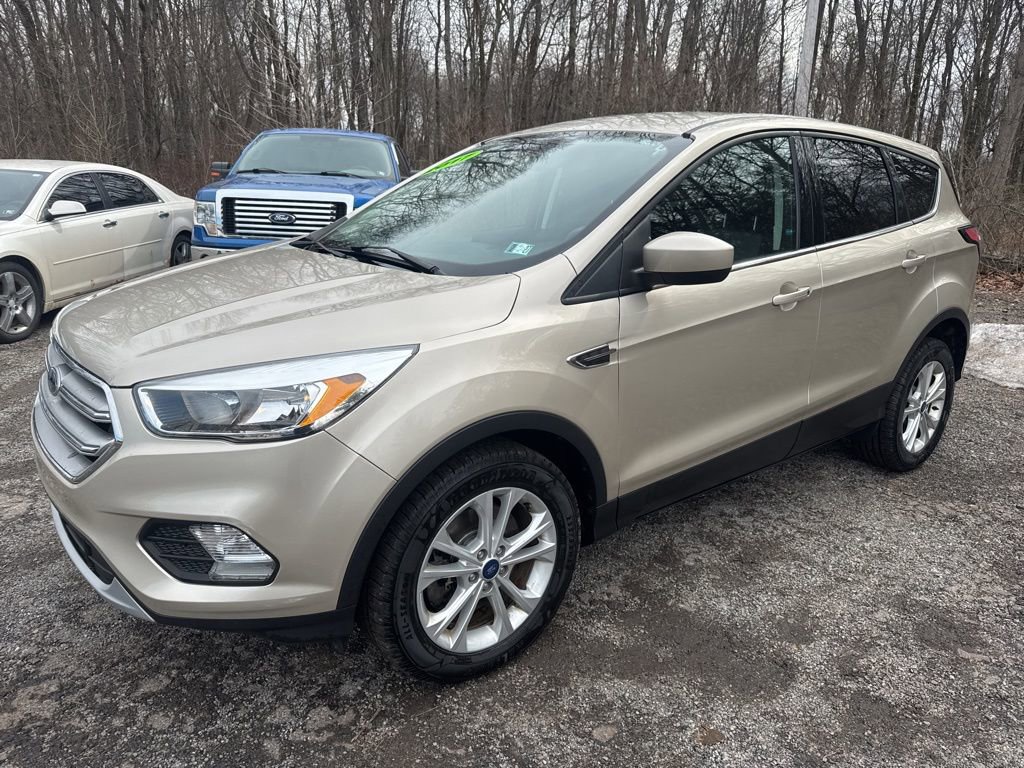 Used 2017 Ford Escape SE image 4