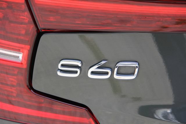 Used 2020 Volvo S60 T5 Momentum FWD image 9
