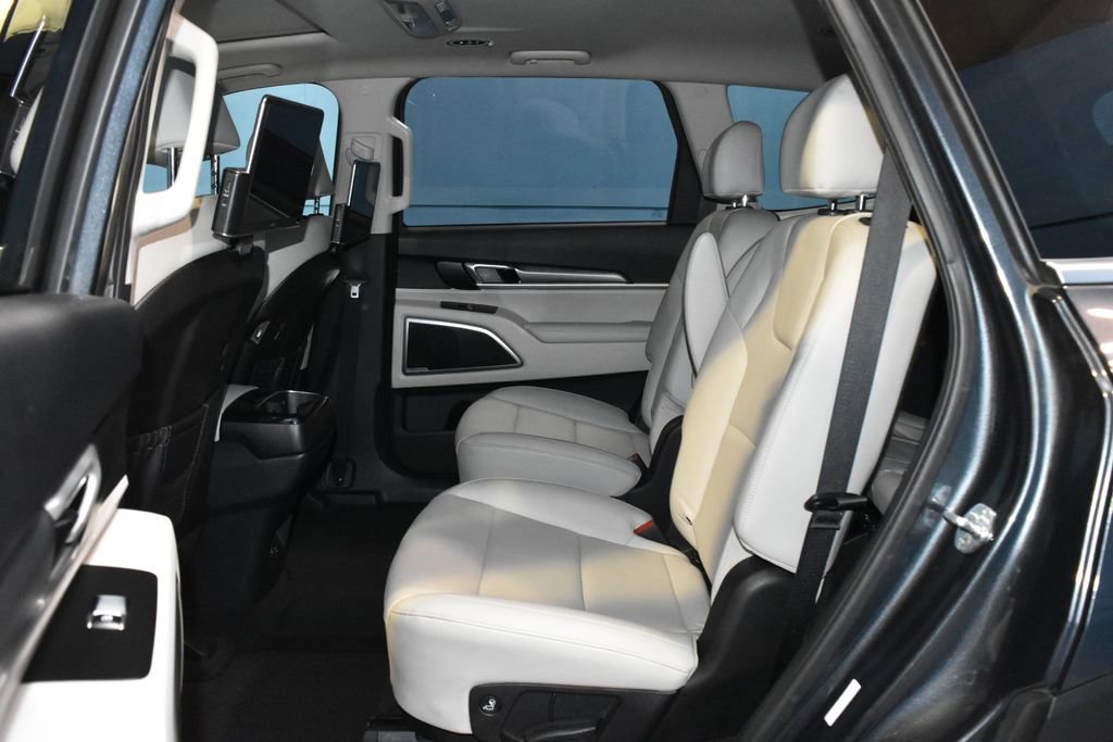 Used 2022 Kia Telluride S image 21
