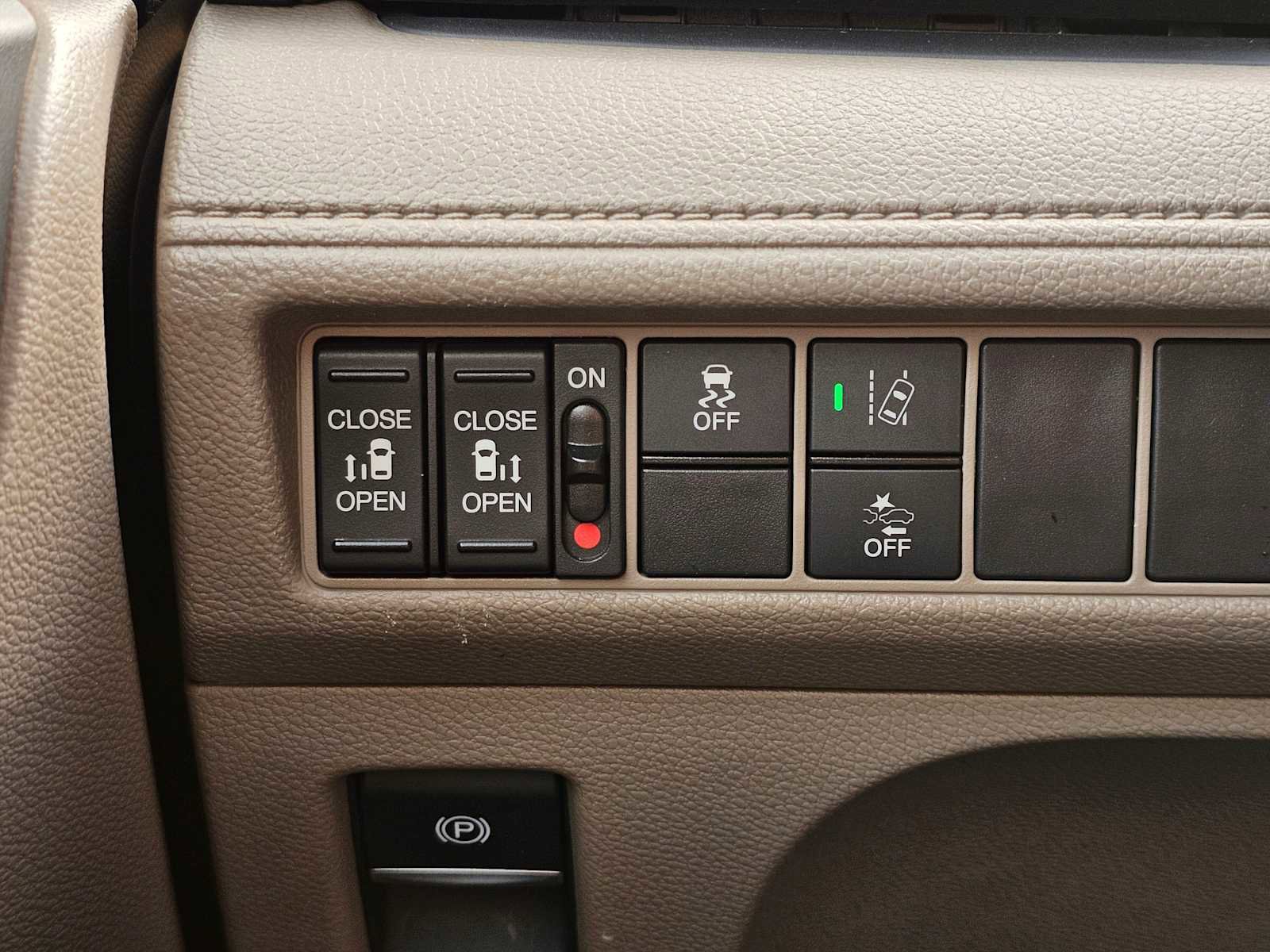 Used 2018 Honda Odyssey EX image 32