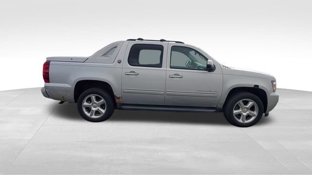 Used 2013 Chevrolet Avalanche LT image 9