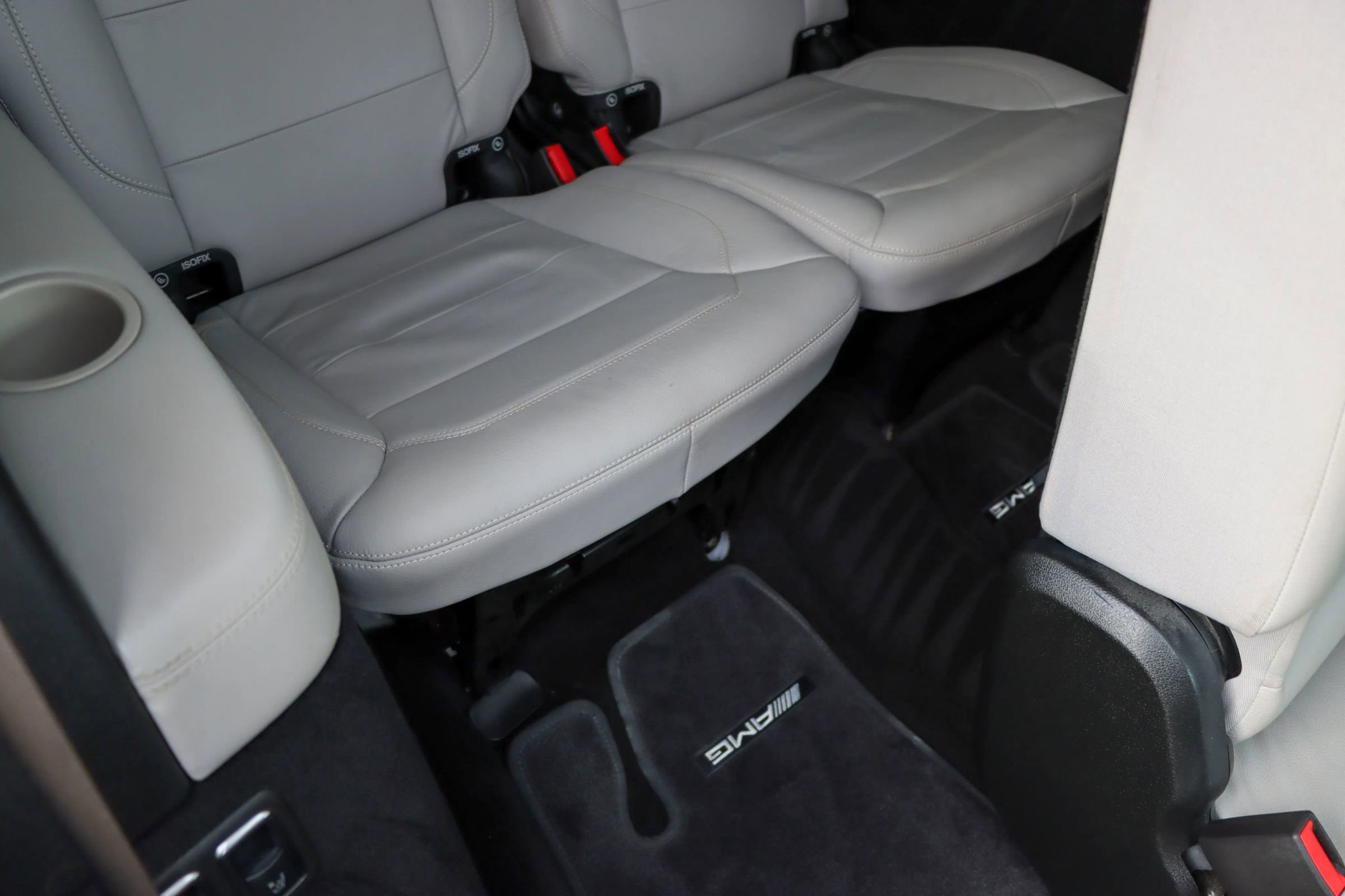 Used 2015 Mercedes-Benz GL 550 4MATIC image 36