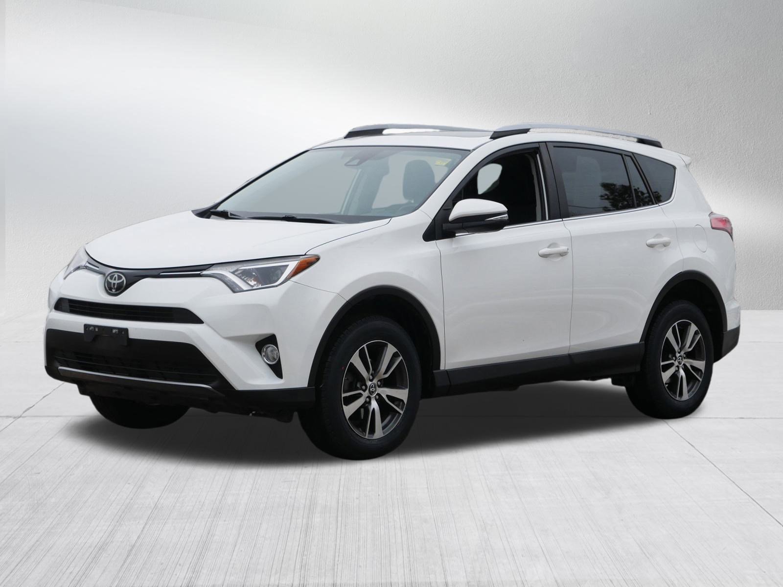 Used 2018 Toyota RAV4 XLE image 3