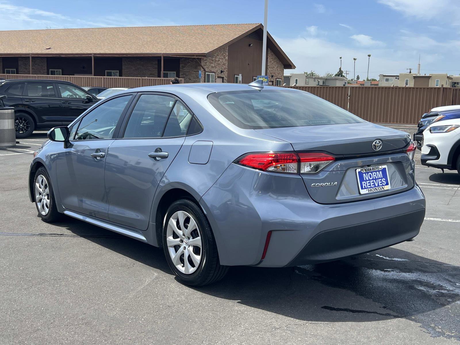 Used 2023 Toyota Corolla LE image 3