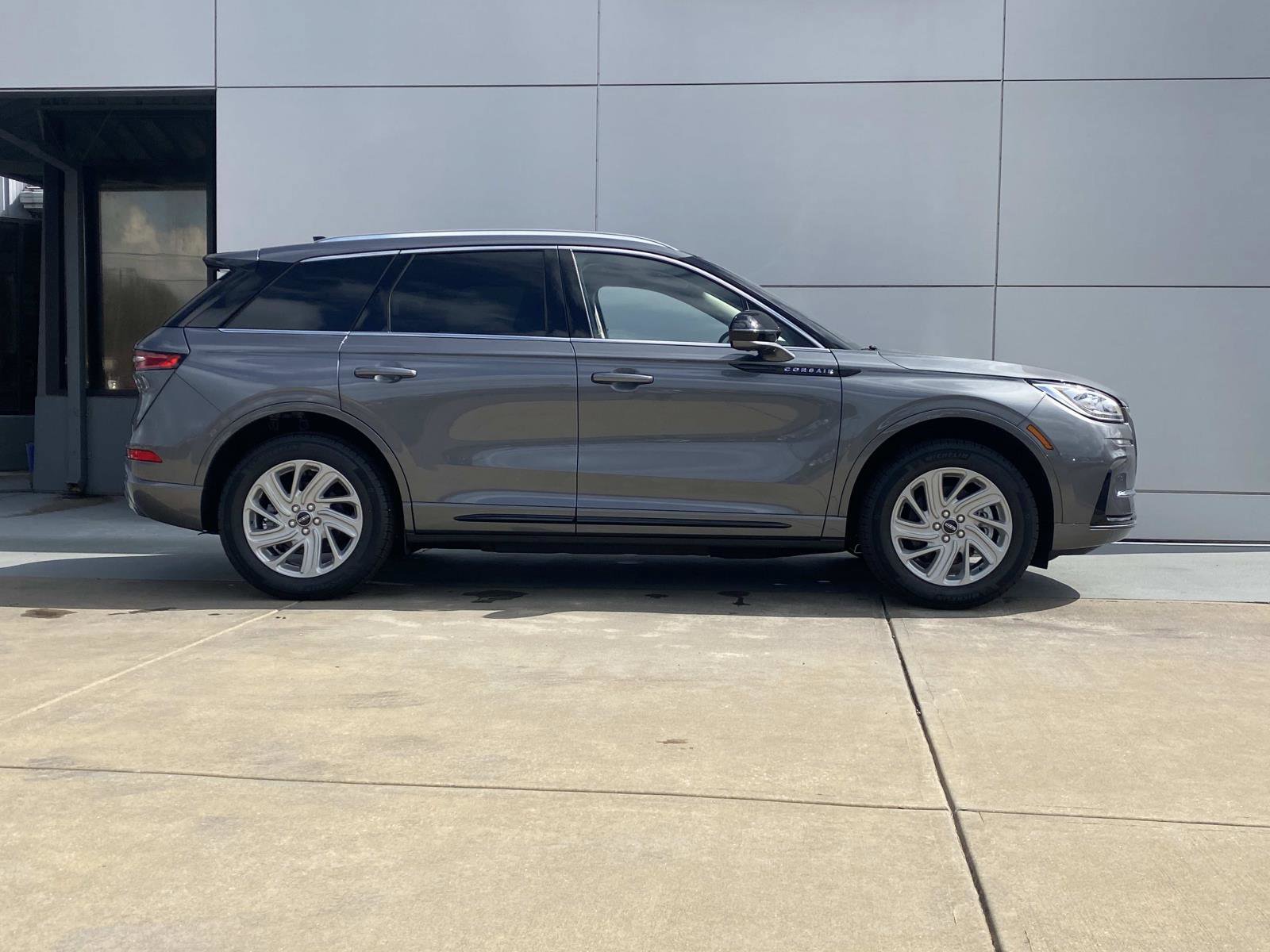 Used 2024 Lincoln Corsair Grand Touring w/ Equipment Group 301A image 3
