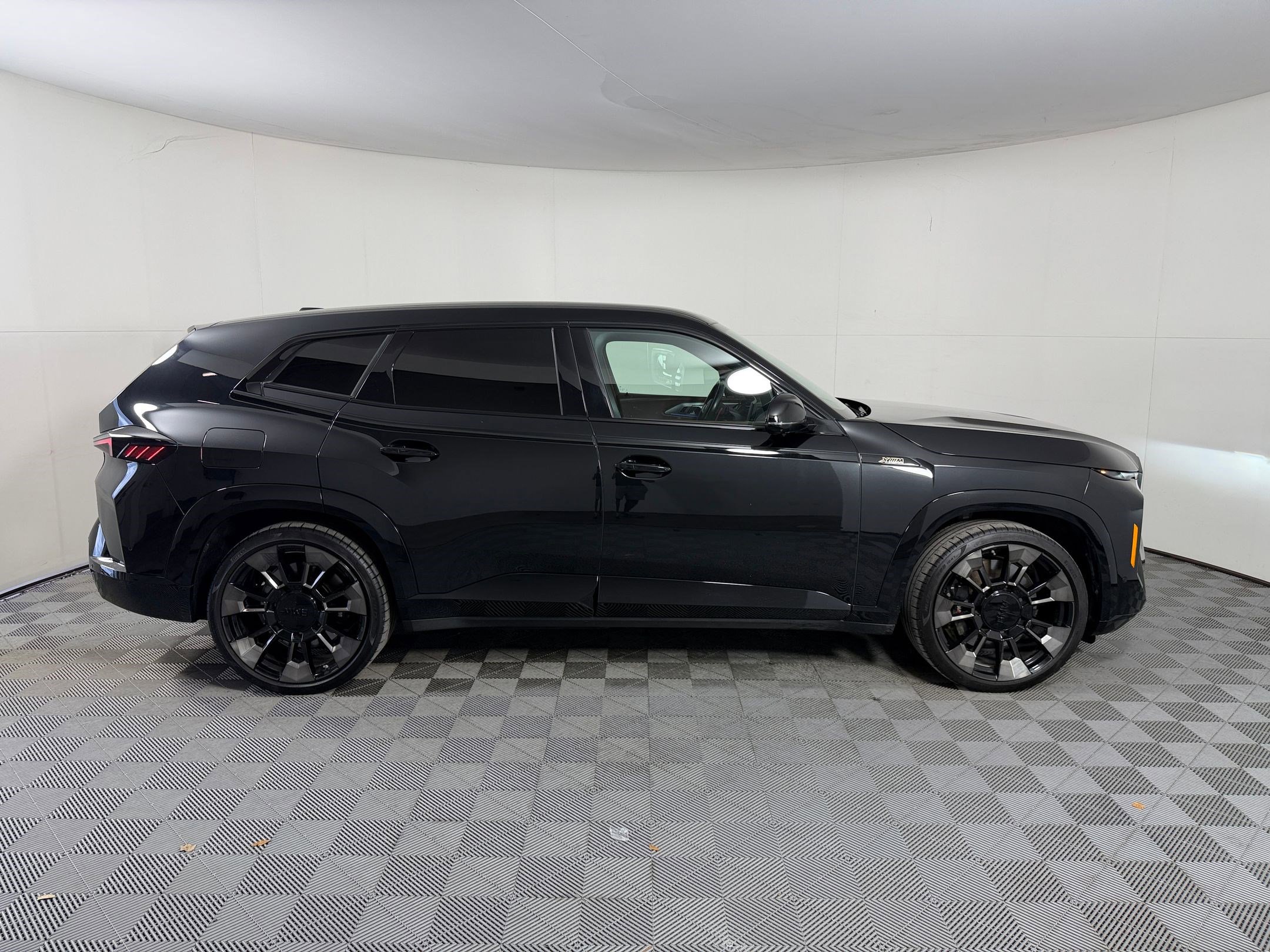 Used 2023 BMW XM AWD/4WD image 8