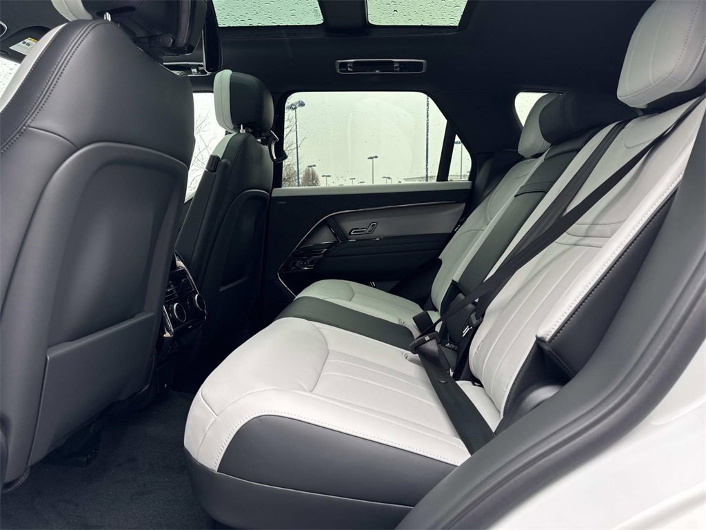 New 2026 Land Rover Range Rover Sport Dynamic SE image 13