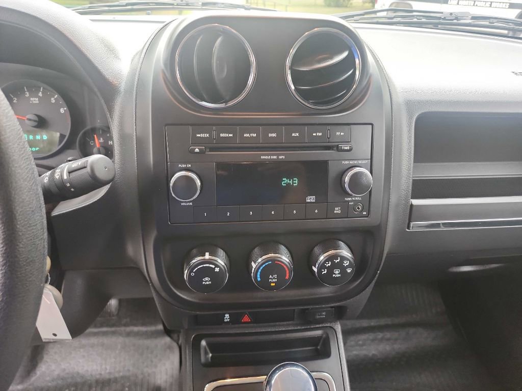 Used 2010 Jeep Patriot Sport w/ Tire & Wheel Group image 18