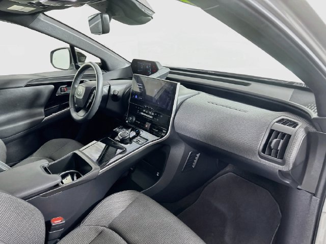 Used 2023 Toyota bZ4X AWD image 28